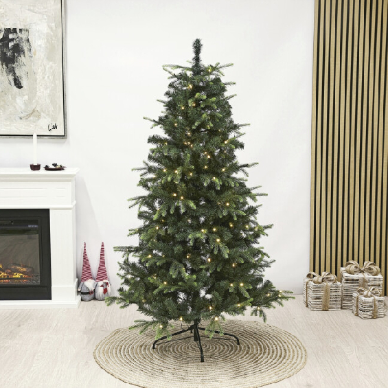 Nordic Winter Viga Juletræ med lys 140cm